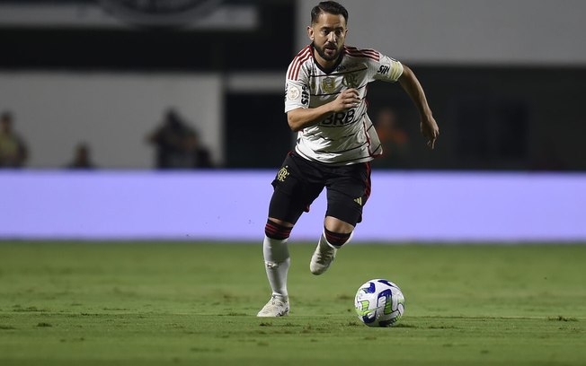 Everton Ribeiro aguarda Flamengo por renovação de contrato
