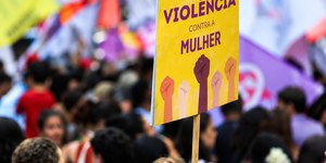 Plataformas informarão canais de denúncia de violência a mulher