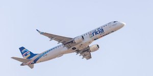 Voo para Tel Aviv é desviado após passageiro atacar comissária