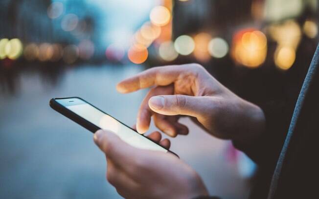 Carteira digital: democratização dos dispositivos mobile, como o smartphone, pode fazer com que as transferências bancárias passem de 6% para 13% em 2021