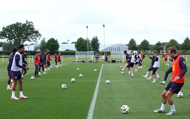 Jogadores da Inglaterra durante treinamento da seleção - Foto: Divulgação / @england