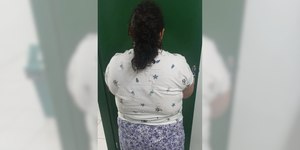 "A Órfã" da vida real: mulher se passa por menina e é presa em SC