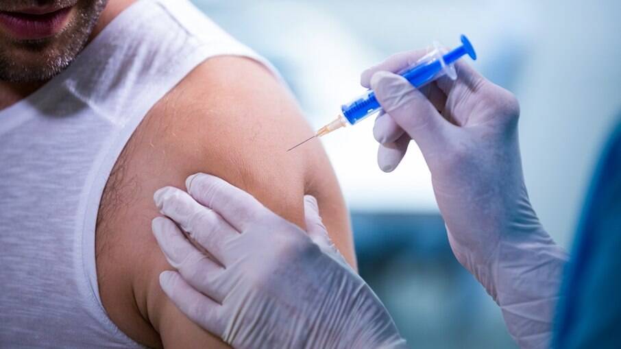 Conforme a sondagem, 1.142 municípios informaram não ter recebido a segunda dose da vacina contra a covid-19 para aplicação na população