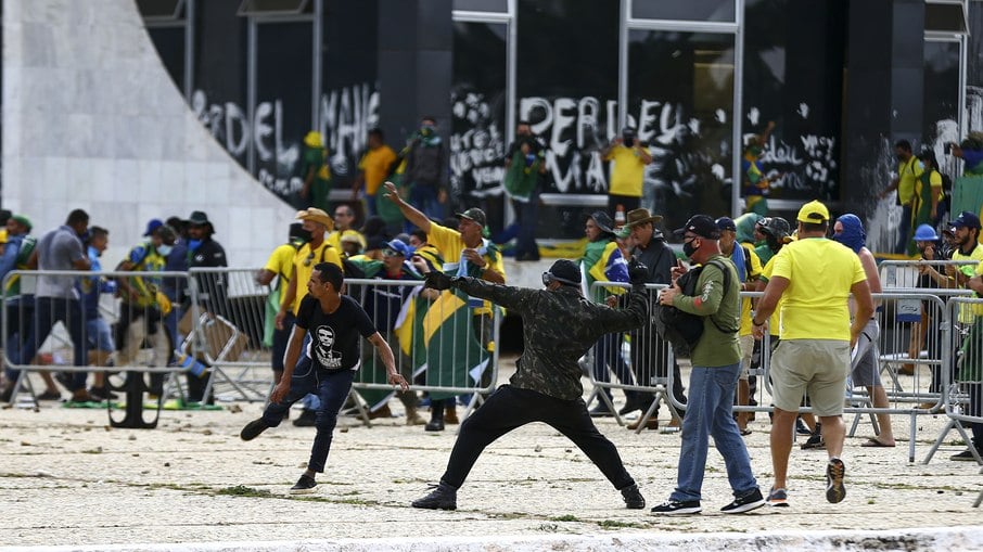 Bolsonaristas golpistas invadiram Congresso, STF e Palácio do Planalto