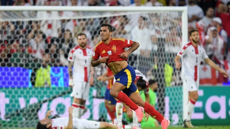 Espanha avança na Eurocopa