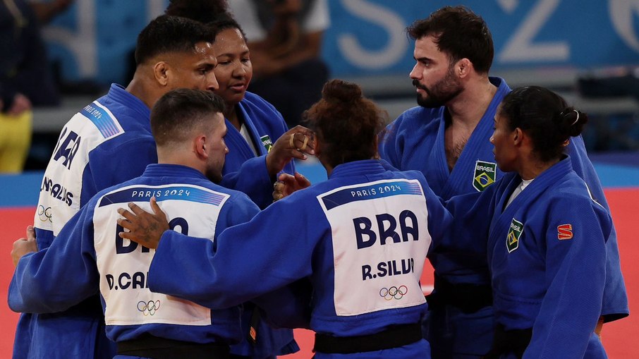 Brasil conquista bronze de equipes mistas no judô 