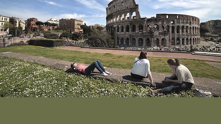 Coliseu, em Roma, na Itália Coliseu, em Roma, na Itália