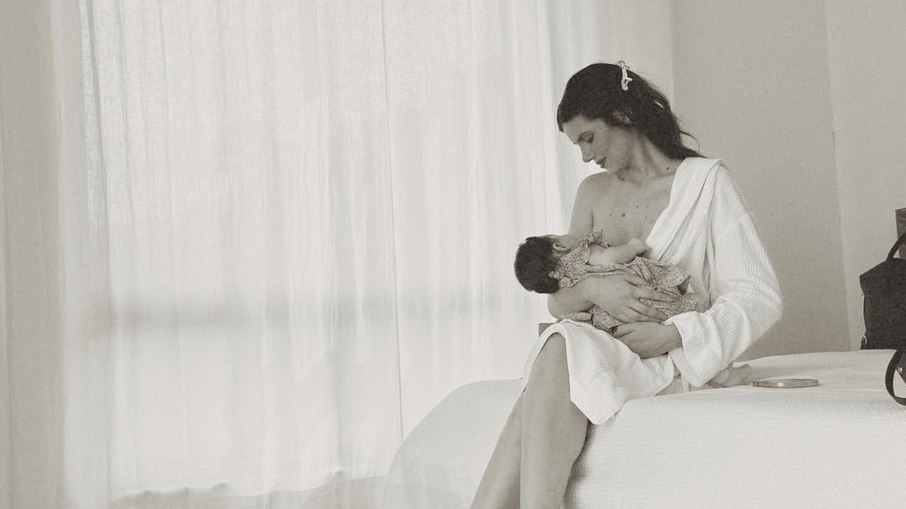 Camila Queiroz e Clara