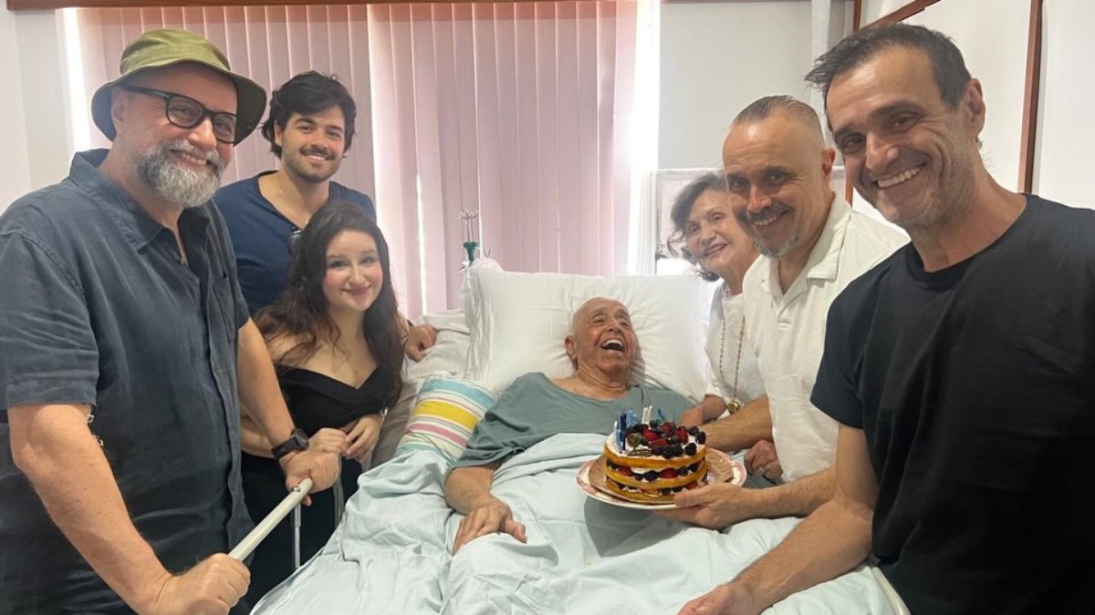 Rosamaria Murtinho mostra foto de Mauro Mendonça celebrando Dia dos Pais e impressiona. Rosamaria Murtinho mostra foto de Mauro Mendonça celebrando Dia dos Pais e impressiona.