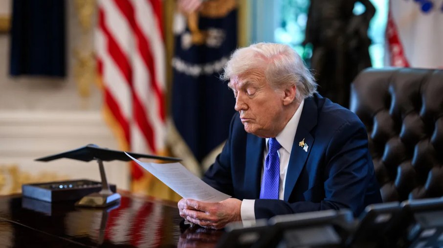 Trump e democratas do Congresso estão em um impasse sobre verbas federais Trump e democratas do Congresso estão em um impasse sobre verbas federais