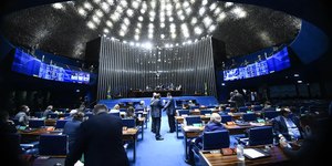 Senado aprova isenção de IR para quem ganha até R$ 5 mil