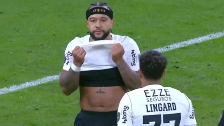 Memphis faz cara de nada após chutar pênalti no inferno e eliminar Corinthians da Libertadores