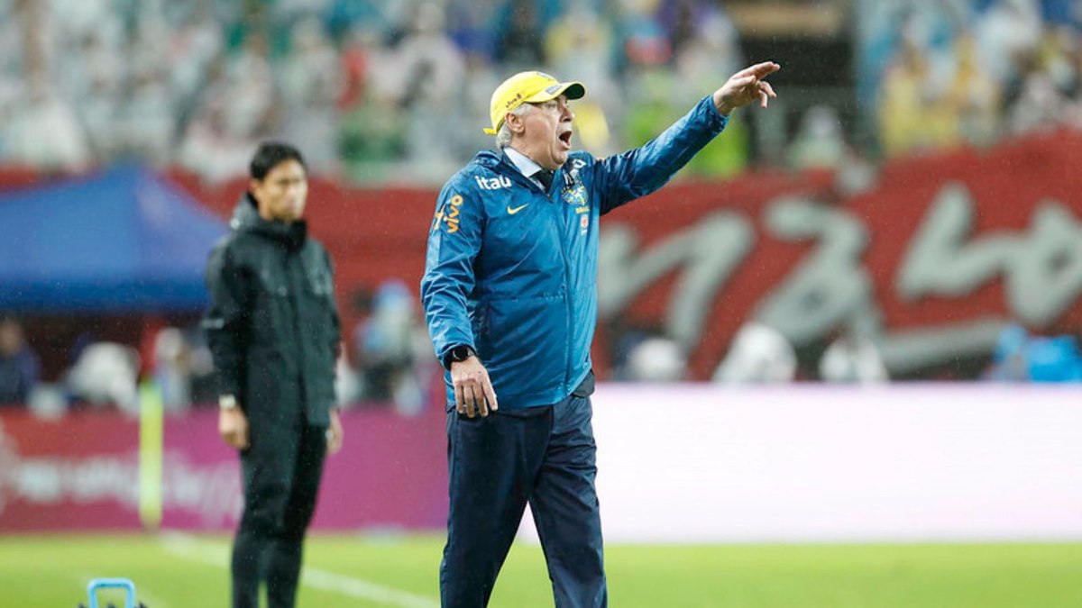 'Ancelotti é maior que qualquer jogador da Seleção', diz Galvão 'Ancelotti é maior que qualquer jogador da Seleção', diz Galvão