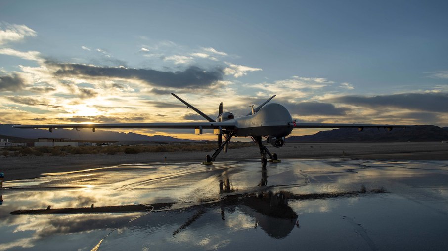 Drone norte-americano do modelo MQ-9 atingido por caças russos