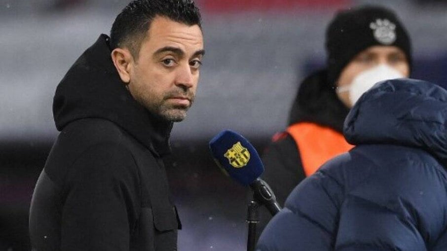 Xavi quer a contratação de dois jogadores para o Barcelona