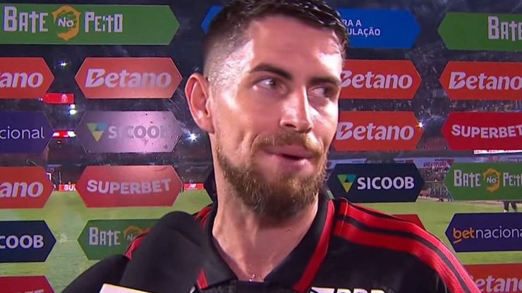 Indignado, Jorginho ironiza árbitro: "Incrível o que fez aqui"