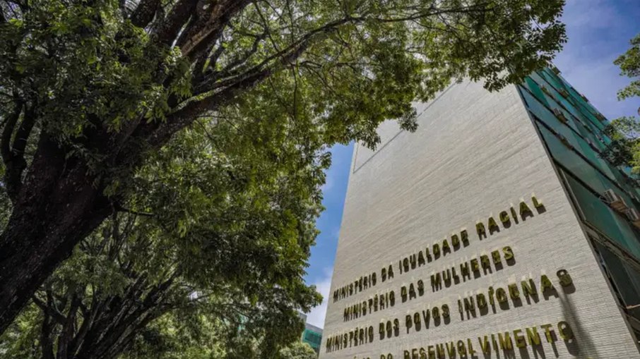 Apesar do aumento expressivo de recursos nos últimos anos, o Ministério das Mulheres tem enfrentado dificuldades para tirar projetos do papel Apesar do aumento expressivo de recursos nos últimos anos, o Ministério das Mulheres tem enfrentado dificuldades para tirar projetos do papel