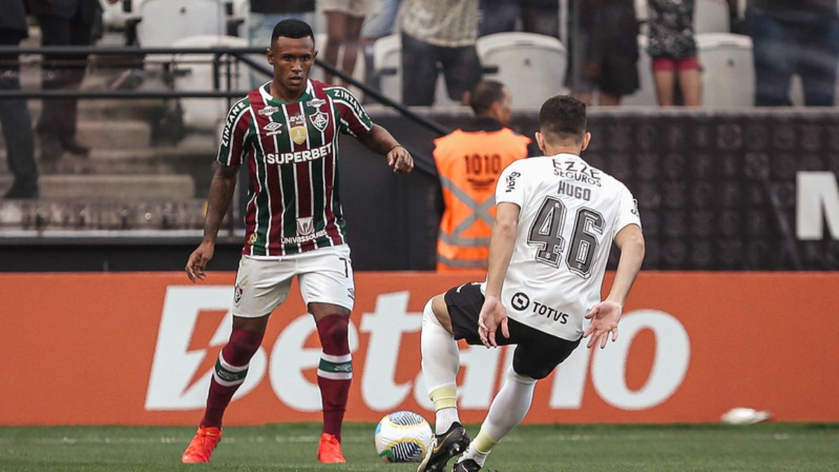 Fluminense e Corinthians medem forças neste sábado, pelo Brasileirão