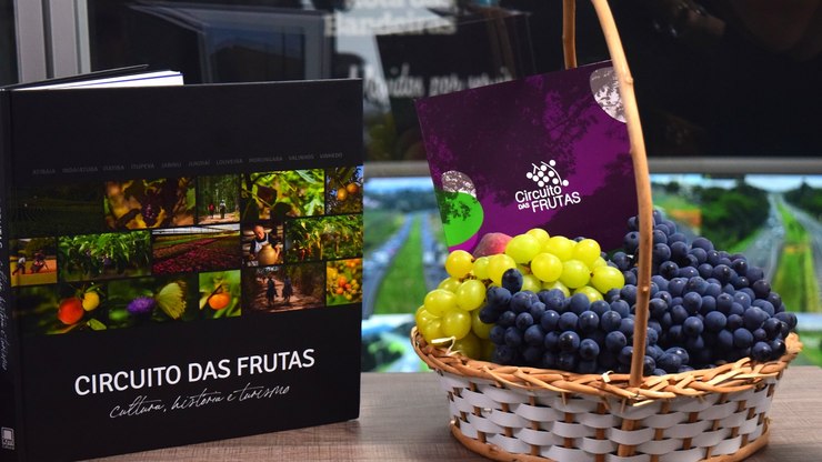 Livro comemora 25 anos do Circuito das Frutas