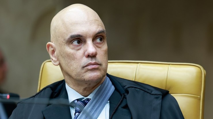 Moraes convoca Bolsonaro para depor em inquérito contra Eduardo por possível coação a ministros do STF