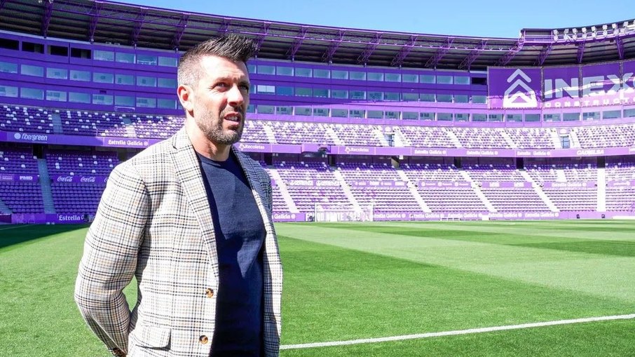 Paulo Pezzolano comanda o Real Valladolid na busca pelo retorno à primeira divisão espanhola Paulo Pezzolano comanda o Real Valladolid na busca pelo retorno à primeira divisão espanhola