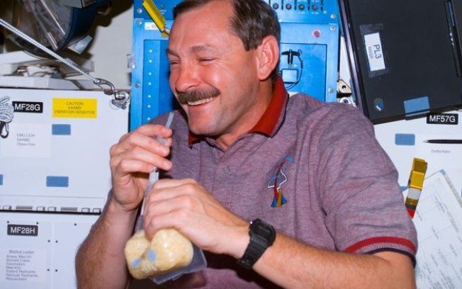 O que os astronautas vão comer em longas missões no espaço?