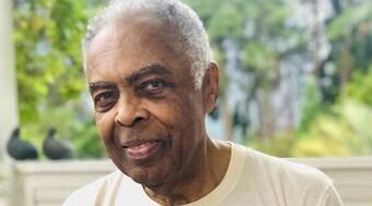 Gilberto Gil exibe fotos raras e relembra exílio em Londres em 1969