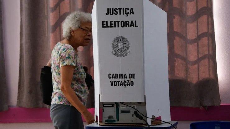 Idosos votam primeiro: conheça outros eleitores com prioridade
