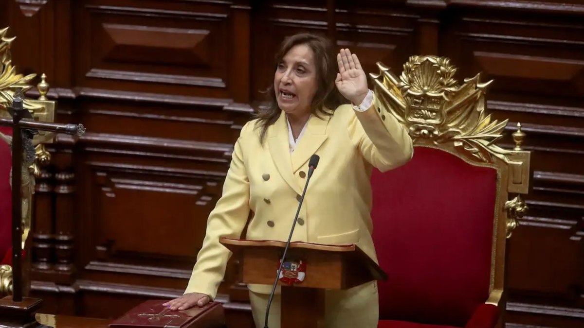 Dina Boluarte foi a primeira presidente mulher do Peru Dina Boluarte foi a primeira presidente mulher do Peru