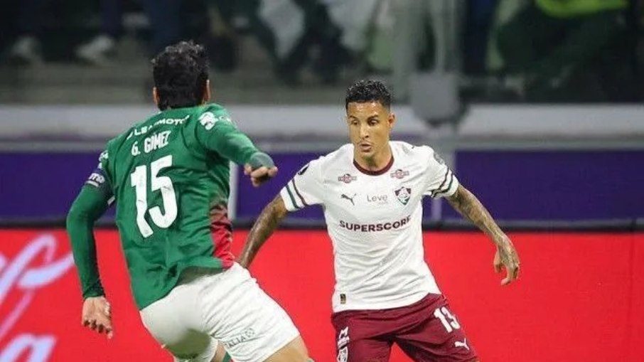 Gustavo Gómez e Arana disputam lance; na disputa de pênaltis, ambos marcaram e a festa final foi alviverde Gustavo Gómez e Arana disputam lance; na disputa de pênaltis, ambos marcaram e a festa final foi alviverde