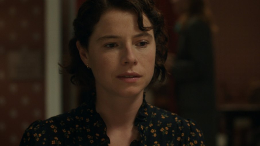 Jessie Buckley em A Filha Perdida