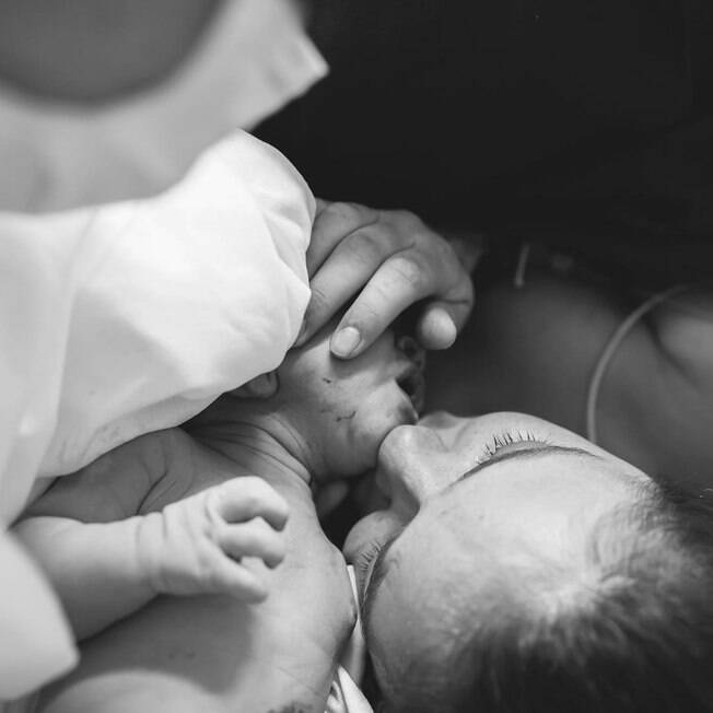 Laura Neiva no parto