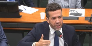 Deputado André Janones é internado com arritmia em São Paulo