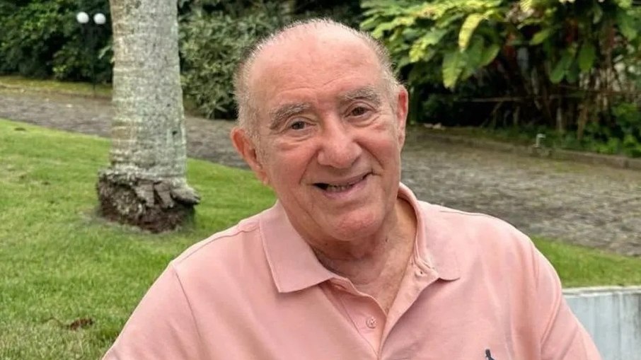 Renato Aragão foi acionado judicialmente pela Prefeitura do Rio Renato Aragão foi acionado judicialmente pela Prefeitura do Rio