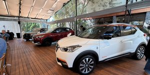 Kicks faz 10 anos e linha 2027 reduz preços em até R$ 10 mil