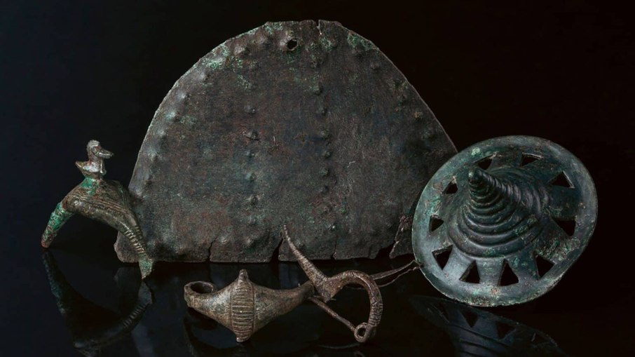 Arqueólogos encontram objetos da Arqueólogos encontram objetos da