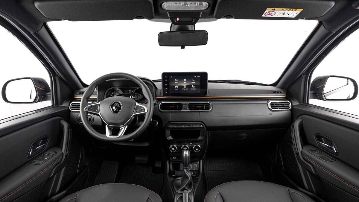 Interior é todo novo, com quadro de instrumentos que veio do SUV Captur e multimídia que funciona sem fio Interior é todo novo, com quadro de instrumentos que veio do SUV Captur e multimídia que funciona sem fio