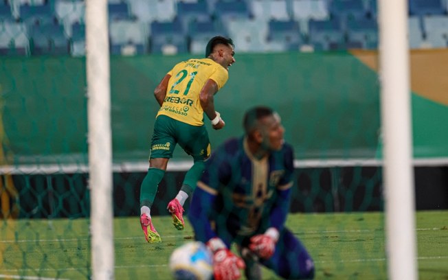 Cuiabá goleia Brasiliense novamente e carimba vaga na semifinal da Copa Verde