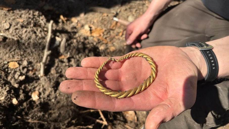 Pulseiras de ouro da Era Viking foram encontradas perto de Rold, na Dinamarca