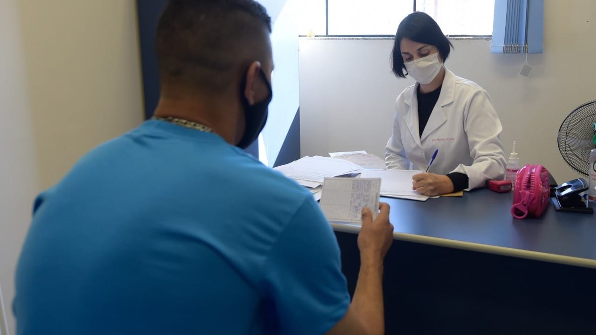 As vagas são para médico pediatra urgência e emergência, médico pediatra ambulatorial, médico cardiologista ambulatorial e médico ambulatorial (clínico geral). As vagas são para médico pediatra urgência e emergência, médico pediatra ambulatorial, médico cardiologista ambulatorial e médico ambulatorial (clínico geral).