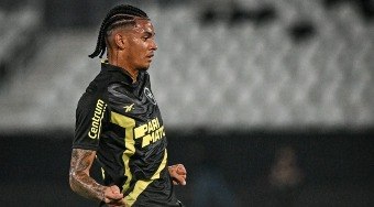 Botafogo encaminha empréstimo do volante Newton ao Criciúma