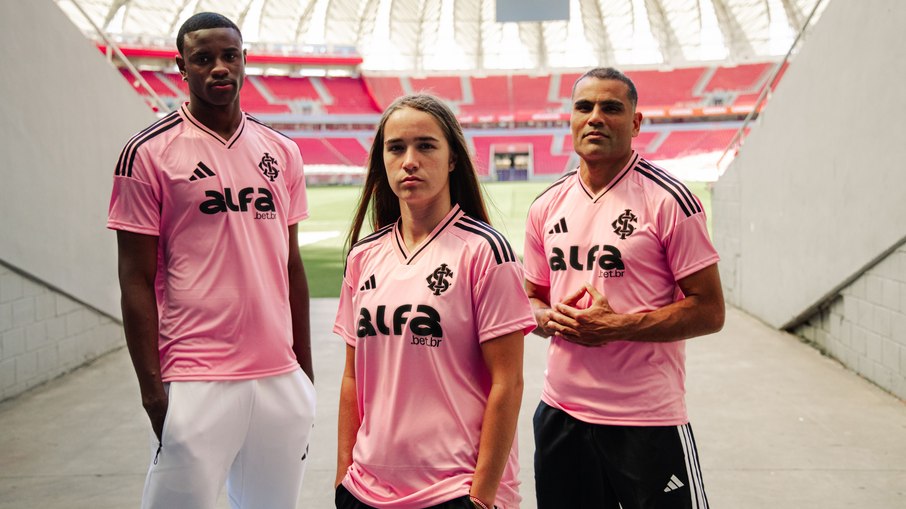 Quarta camisa do Internacional faz referência ao Outubro Rosa