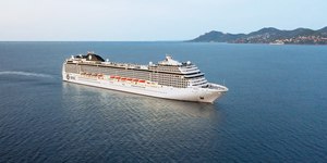 Navio passa por modernização antes de cruzar os mares do Alasca