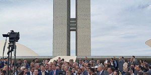 Líder do PL fala em "guerra" após prisão de Bolsonaro