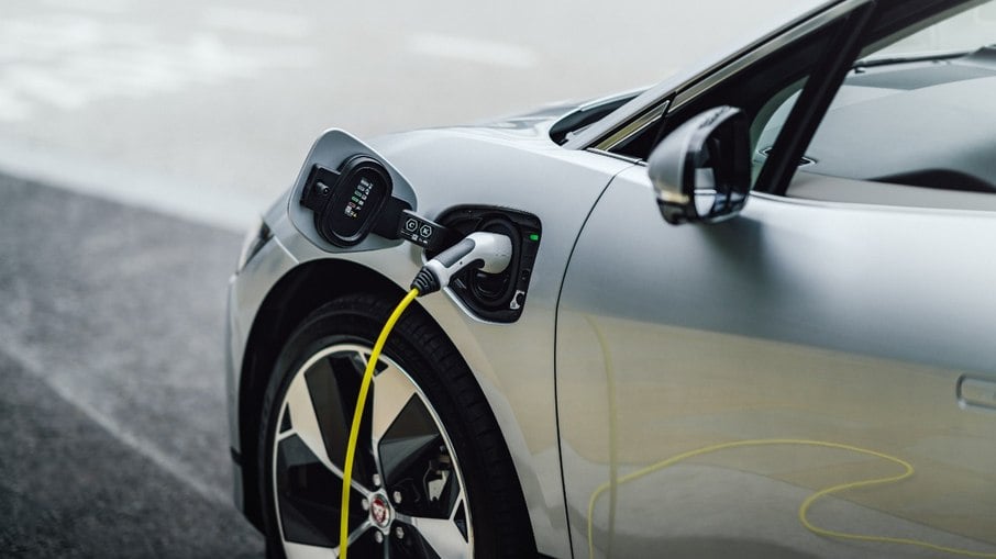 Seguro de carros elétricos é importante devido ao alto valor dos automóveis