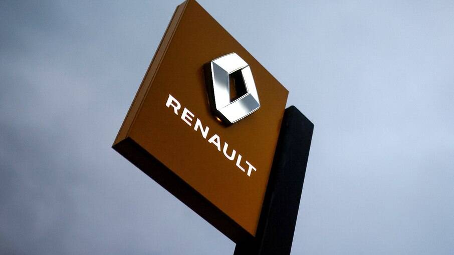 Fábrica Renault em Moscou (Rússia) deixa de funcionar. Marca avalia o que fará com 45 mil funcionários 