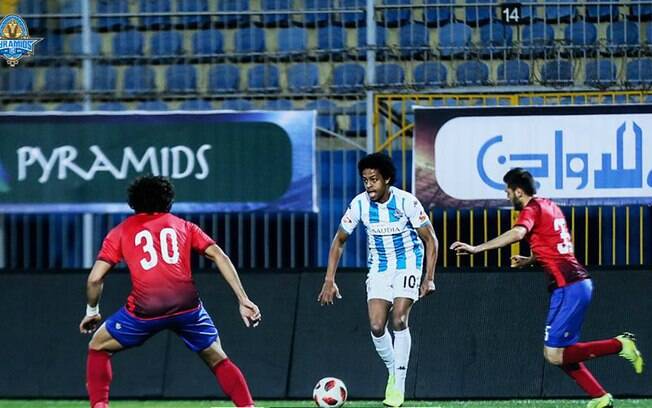 Keno jogou bem e deu passe para gol da vitória do Pyramids em clássico contra Al Ahly