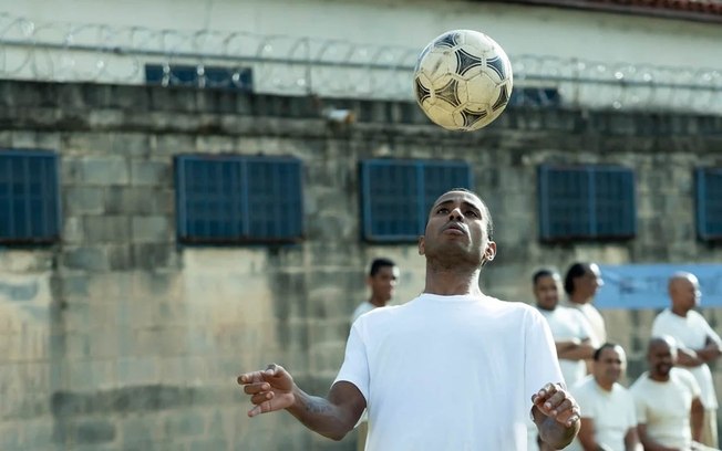 Ícaro Silva interpreta Robinho na segunda temporada da série brasileira Ícaro Silva interpreta Robinho na segunda temporada da série brasileira
