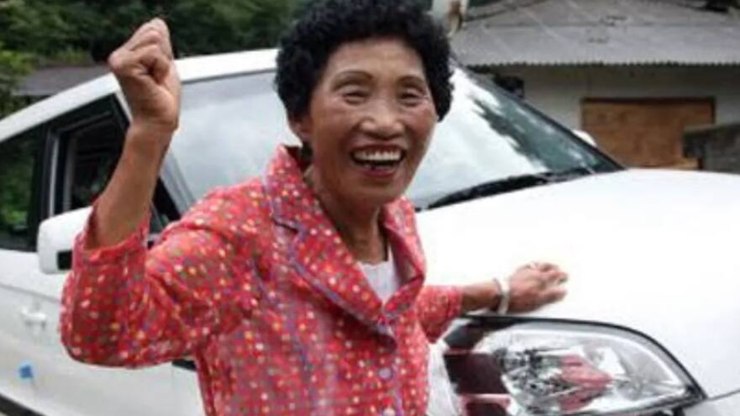 Mulher tenta quase mil vezes e finalmente tira a CNH na Coreia