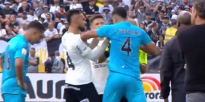 Jogadores trocam tapas após entrada violenta em Neymar